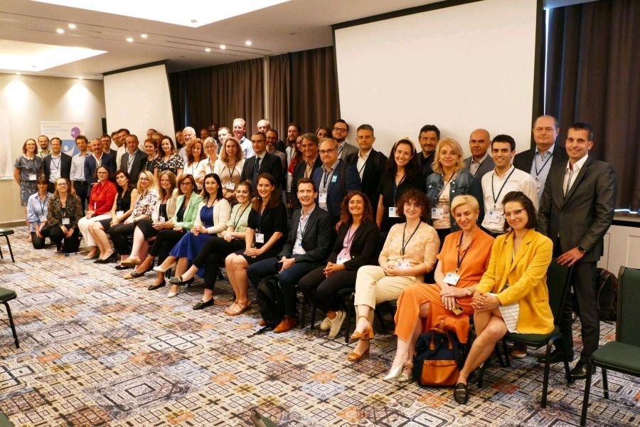 La Asociación Española de Microfinanzas participó en la Conferencia Anual de la Red de Microfinanzas (EMN) que tuvo lugar en Bruselas. En ella se debatieron temas como inclusión financiera para todos los grupos vulnerables, junto con políticas innovadoras de la UE con respecto a la juventud y la economía social.